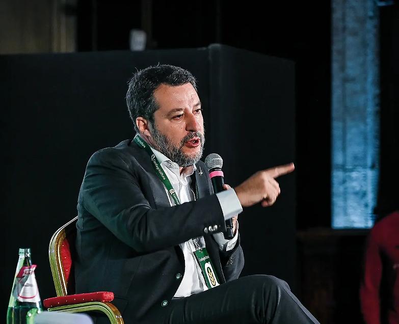 Salvini: &laquo;Serve una grande pace fiscale&raquo;. Pd e Avs: &laquo;Legittima furbi ed evasori&raquo;