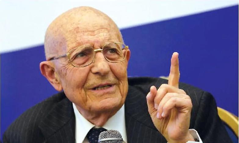 Cassese: &laquo;I giudici reclutati dal governo hanno un ruolo politico&raquo;