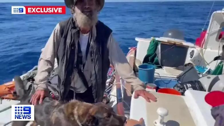 Due mesi alla deriva nel Pacifico: salvi un marinaio e il suo cane
