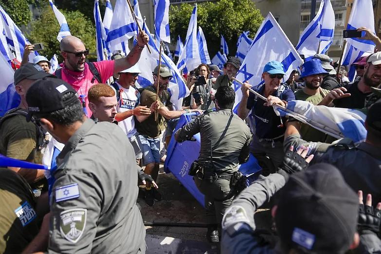 Israele, decine di arresti nel "giorno della resistenza" contro la riforma giudiziaria