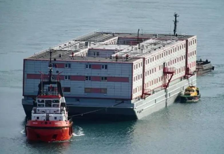 Bibby Stockholm, la &ldquo;prigione galleggiante&rdquo; che cancella i diritti dei migranti