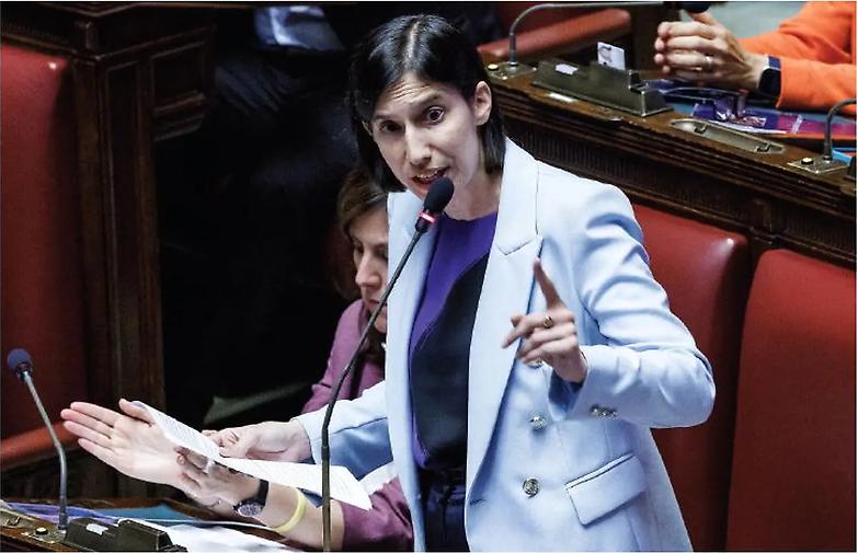 Rdc e salario minimo. Ora Schlein pu&ograve; colpire. Ma occhio a Conte...