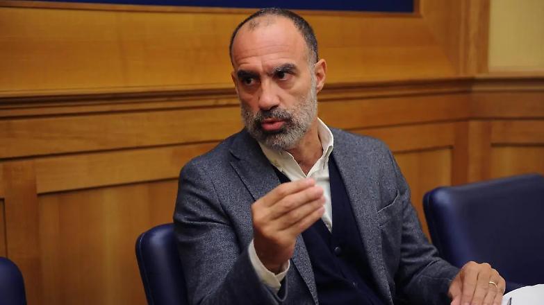 Strage di Bologna, per Rocca &laquo;De Angelis non si tocca, ha la mia fiducia&raquo;