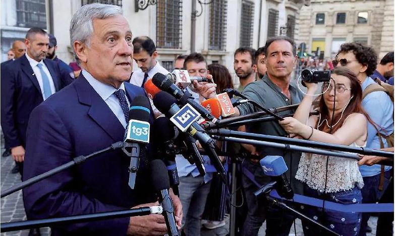 Se il mite Tajani diventa furioso e mette in guardia i due alleati