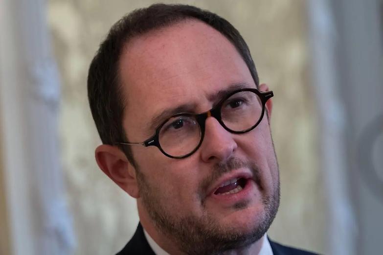 Belgio, vanno a cena dal guardasigilli e poi urinano su un&rsquo;auto della polizia