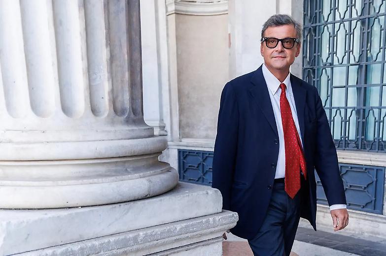 Calenda e il futuro: &laquo;Penso a un nuovo partito, ho sbagliato a fidarmi di Renzi&raquo;