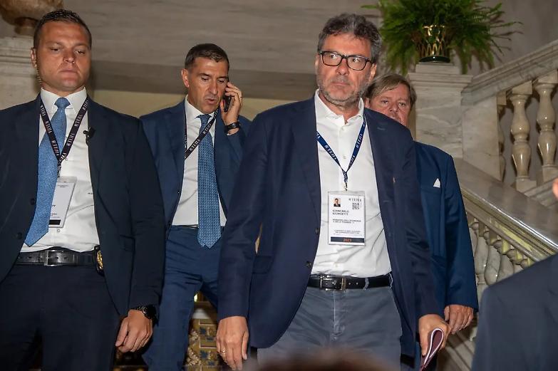 Giorgetti: &laquo;Se penso al superbonus mi viene mal di pancia&raquo;