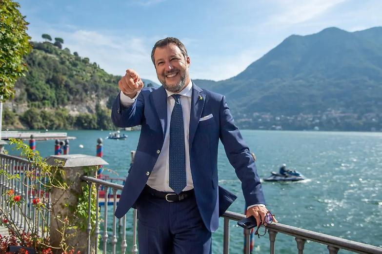 Salvini: &laquo;Mai proposto al generale Vannacci una candidatura alle Europee&raquo;
