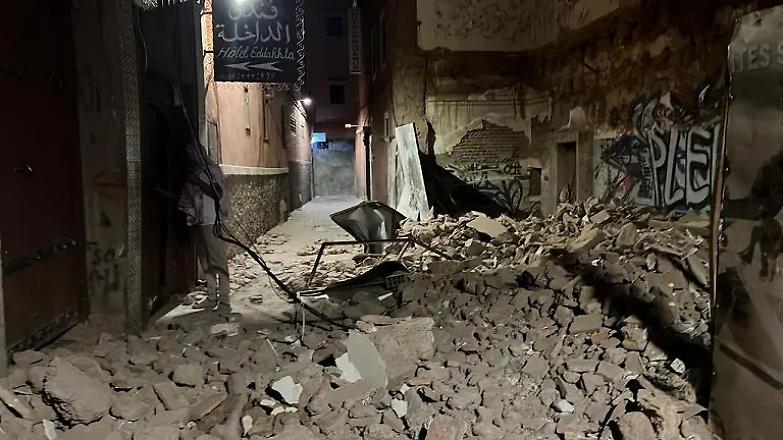 Terremoto 7.0 in Marocco, mille morti. Meloni: &laquo;Pieno sostegno a Rabat&raquo;