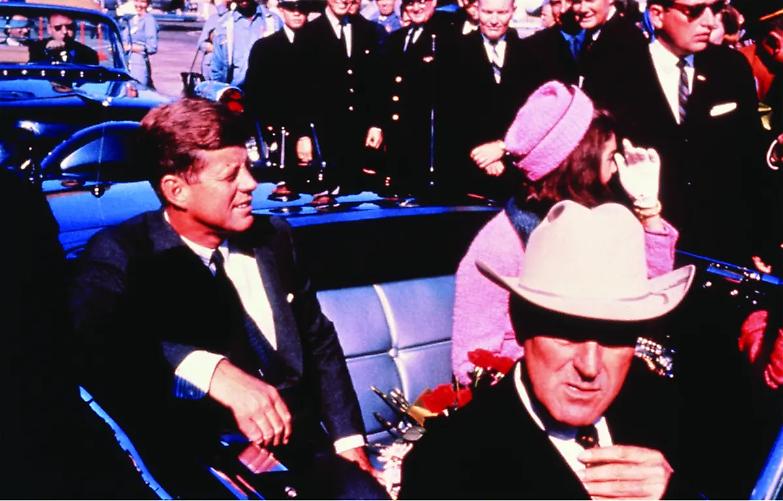 Omicidio Jfk, parla l&rsquo;ex agente: &laquo;Vi dico che Oswald non era solo&raquo;