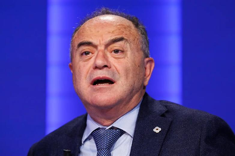 Gratteri a Napoli, le chat dei pm s&rsquo;infiammano: &laquo;Meritiamo rispetto&raquo;