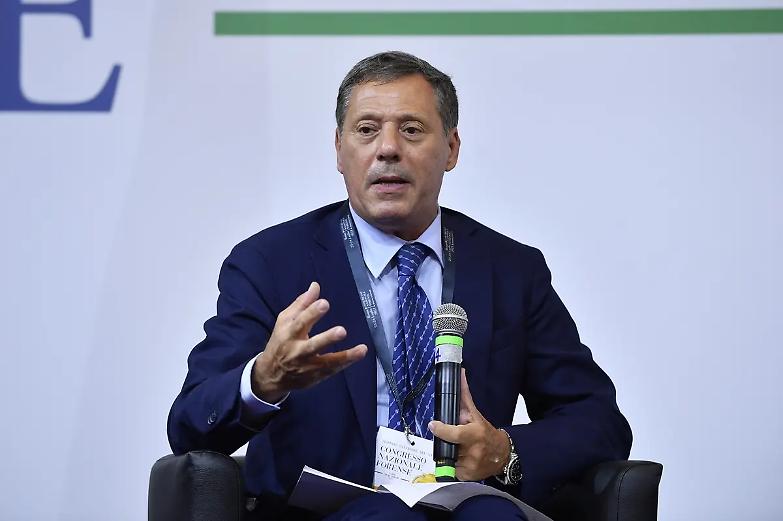 Il presidente del Consiglio Nazionale Forense Francesco Greco: &laquo;Carriere separate, o il giusto processo &egrave; una chimera&raquo;