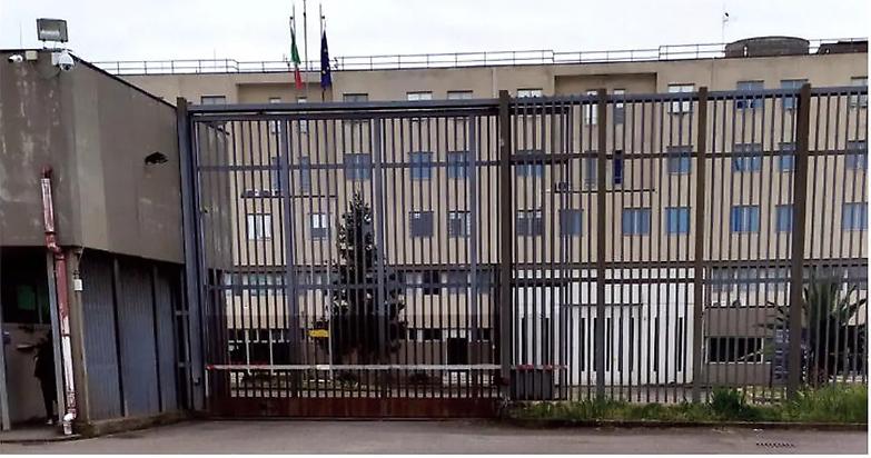 Diario di prigione, vivere (e morire) come gli invisibili