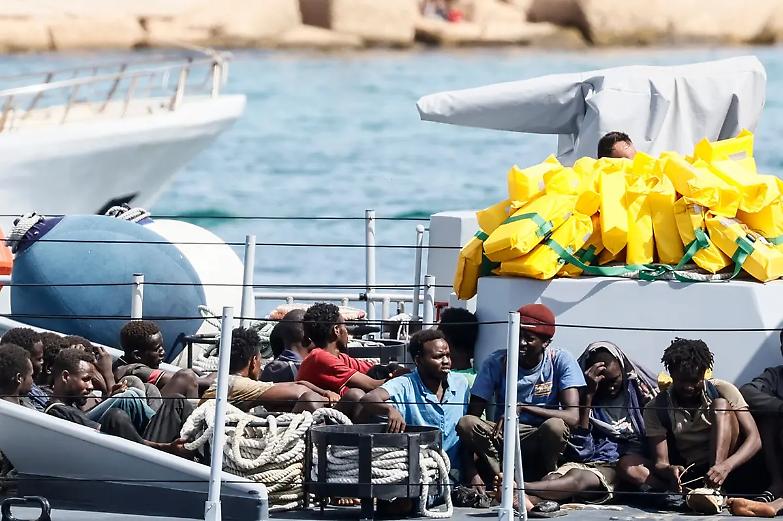Migranti: se i dati fanno meno paura dell&rsquo;allarme &ldquo;invasione&rdquo;