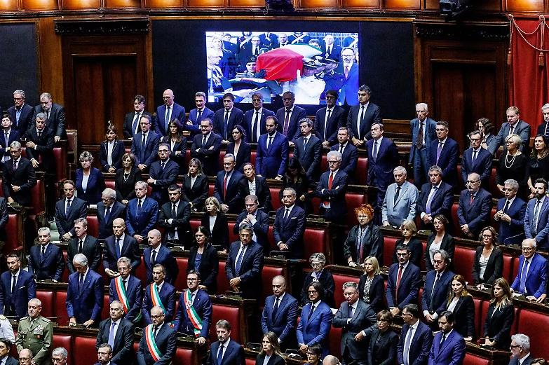 L&rsquo;addio laico a Napolitano: &laquo;Diceva di s&eacute;: ho fatto qualche battaglia giusta e qualche errore...&raquo;