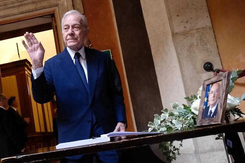 Ma io dico che stavolta al sottilissimo e fedele Gianni Letta la ciambella &egrave; venuta senza buco...