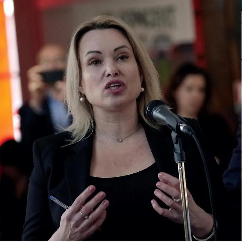 Ovsyannikova &laquo;merita 10 anni&raquo; per aver criticato l&rsquo;invasione russa