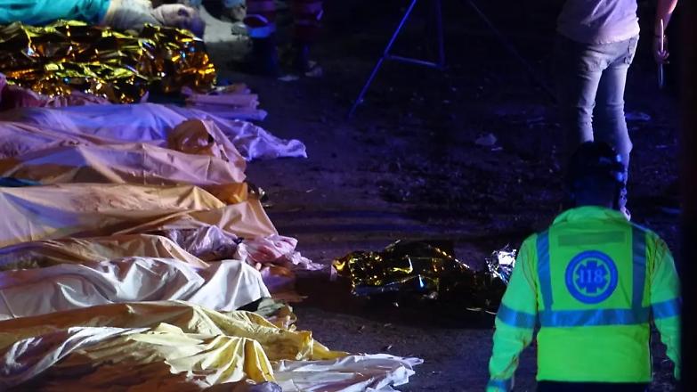 Mestre, pullman precipita dal cavalcavia: &egrave; una strage. Si contano 21 vittime e 15 feriti