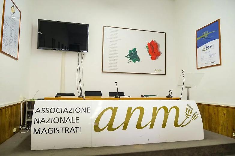 Quel vecchio vizio dei magistrati (di sinistra) di agire soggetto politico