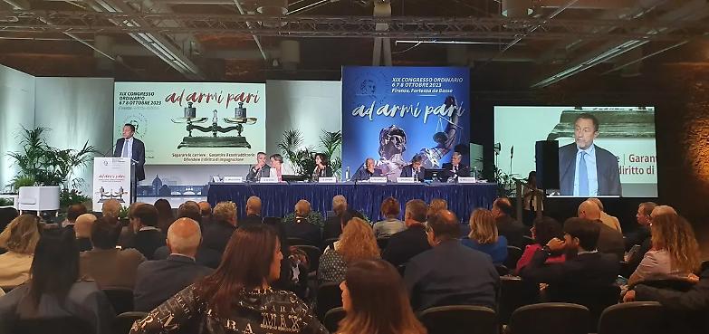 Caiazza saluta l&rsquo;Ucpi con un monito: &laquo;Fuori i magistrati dal ministero della Giustizia&raquo;