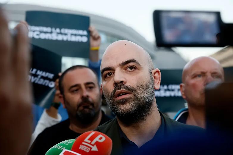 &ldquo;Bastardi&rdquo;, Saviano condannato a mille euro: &laquo;Sentenza simbolica&raquo;