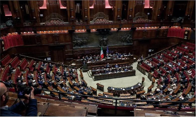 Il salario minimo &egrave; quasi affossato e l&rsquo;opposizione si limita ai mugugni