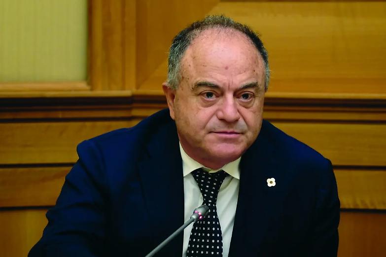 Caro Gratteri, spero che a Napoli faccia meglio, perch&eacute; nella sua Calabria la &rsquo;ndrangheta &egrave; viva e vegeta...