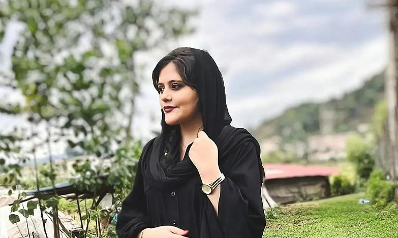 Iran, condanne fino a 13 anni per le giornaliste che si occuparono del caso di Mahsa Amini