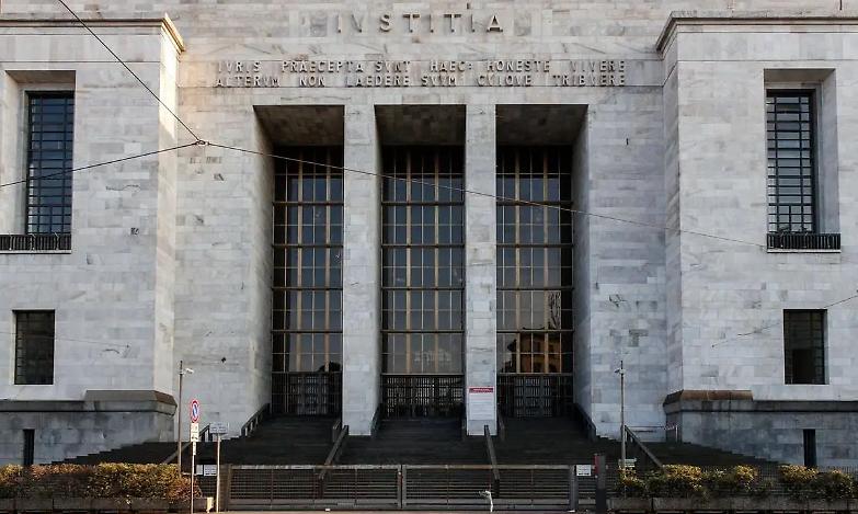 C&rsquo;&egrave; un giudice a Milano: &laquo;Vuoi 140 arresti? Portami le prove...&raquo;