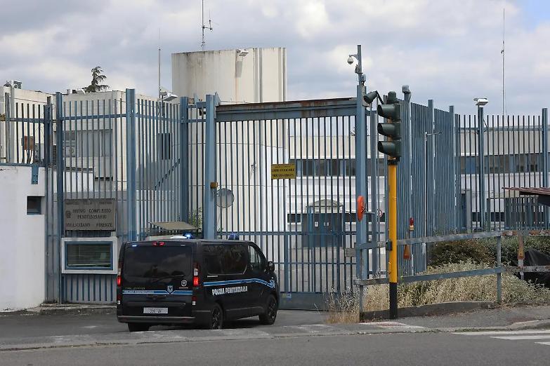 Ebbe un figlio con un suo allievo di 13 anni: la Cassazione conferma la condanna