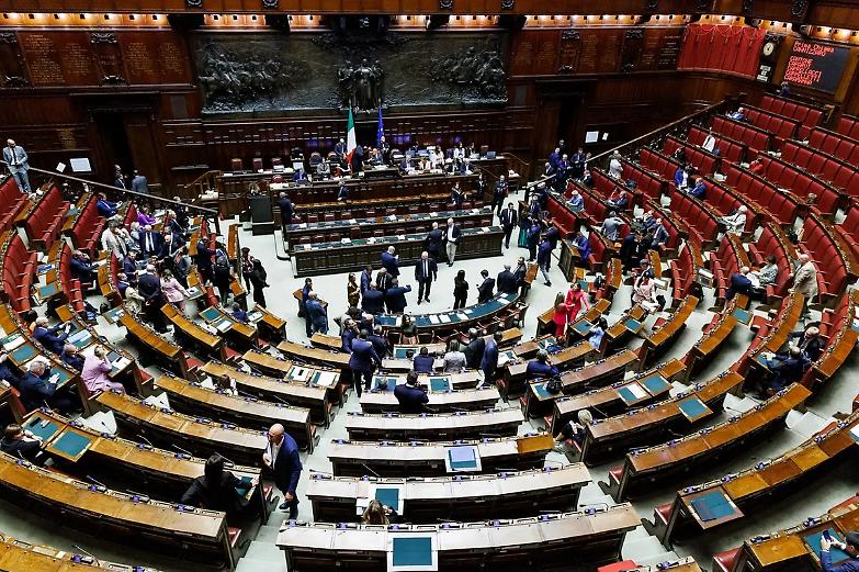 Educazione sessuale a scuola, Sasso (Lega): &ldquo;Una porcheria&rdquo;. E in Aula scoppia la bagarre