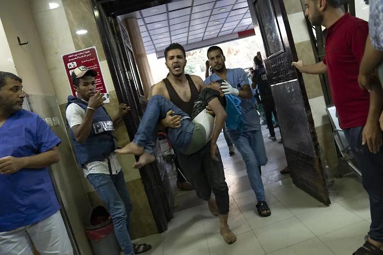 &laquo;Il diritto umanitario parla chiaro: &egrave; un crimine di guerra colpire i civili&raquo;