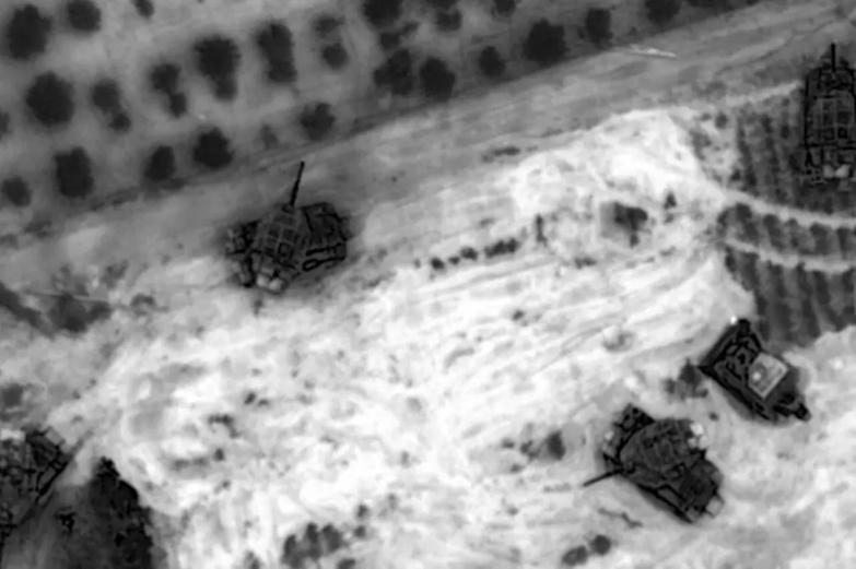 I tank israeliani entrano a Gaza. Nella Striscia &egrave; blackout