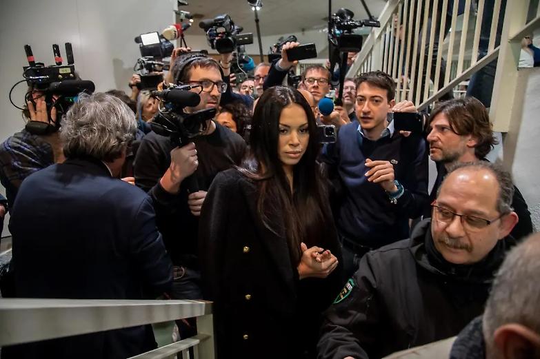 La famiglia Berlusconi sfratta le ex olgettine: stop anche agli assegni da 2500 euro