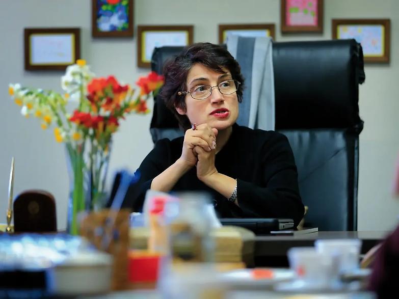 Sola e senza medicine, il regime iraniano non molla Nasrin Sotoudeh