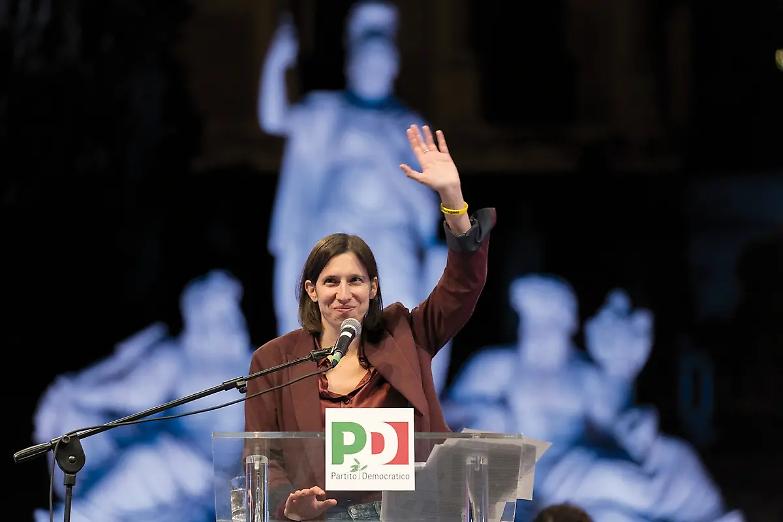 Il gran rifiuto di Schlein alla kermesse meloniana tra senso di superiorit&agrave; e senso delle istituzioni