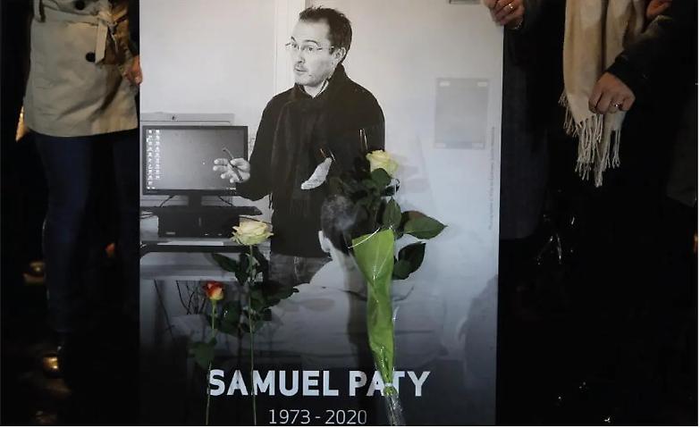 Samuel Paty assassinato da una fake news e dal fanatismo religioso