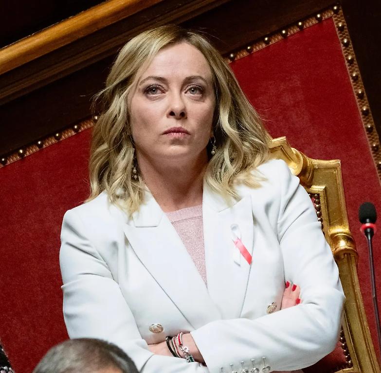 Tre ore di confronto governo-sindacati: la norma sui medici sar&agrave; modificata