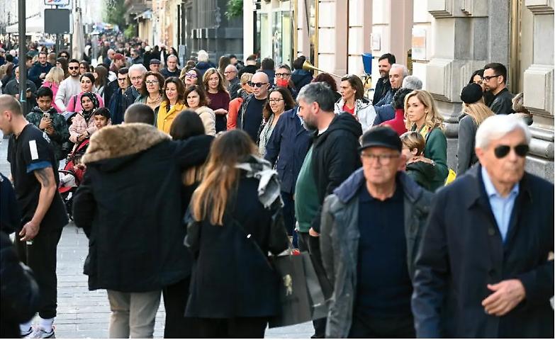 Il Censis: italiani impauriti, bloccati e giovani in fuga. Favorevoli sui diritti civili