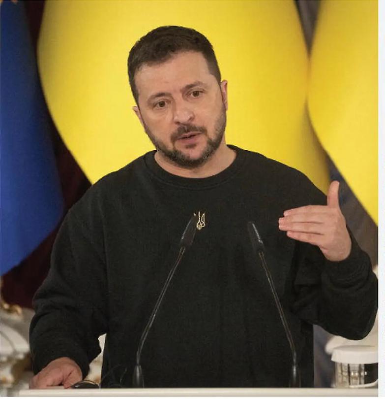 Congelati i fondi per l&rsquo;Ucraina. Zelensky non parla al Congresso Usa