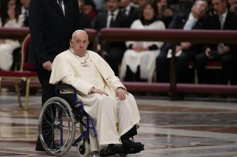 Papa Francesco: &laquo;La tomba &egrave; pronta, ma non penso alle dimissioni&raquo;