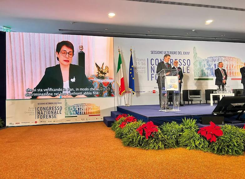 L&rsquo;appello di Nasrin Sotoudeh al congresso forense: &ldquo;Rompiamo il silenzio sulla violazione dei diritti umani&rdquo;