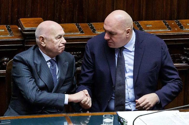 Crosetto: &laquo;Nessuna paura delle toghe. Solo preoccupato...&raquo;