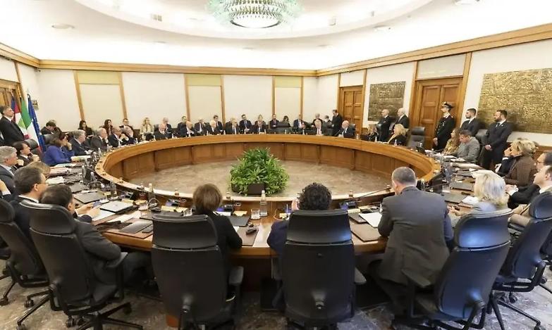 Csm, ha 800 fascicoli arretrati: il &ldquo;giudice poeta&rdquo; se ne va dalla magistratura