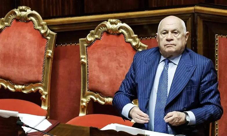 Nordio prende tempo: slitta la legge sul sequestro degli smartphone