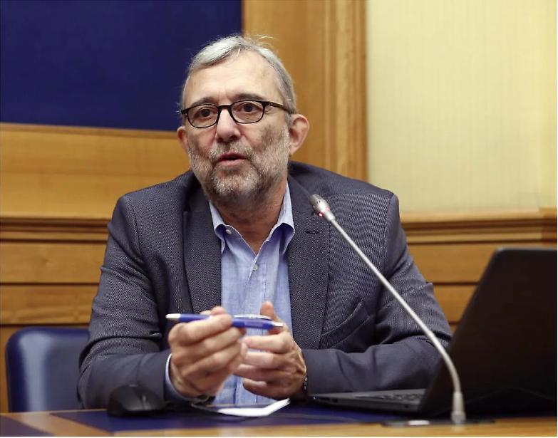 &laquo;La Consulta non ha affatto smentito Zanon, la sentenza ha &ldquo;forzato&rdquo; la Costituzione&raquo;