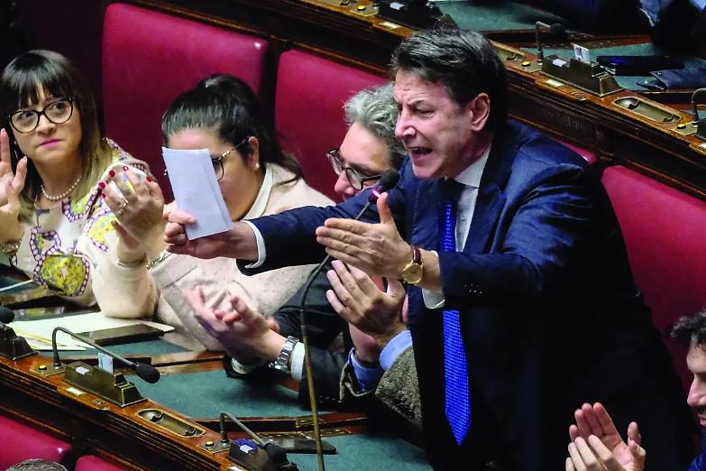 Mes, Conte nega la telefonata con Di Maio. Ma qualcosa non torna