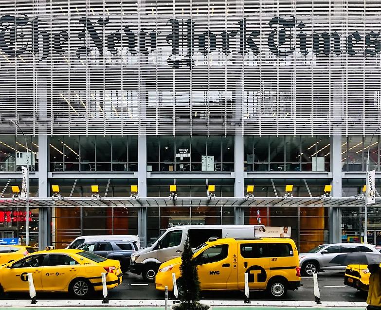 Il New York Times fa causa a OpenAi: &ldquo;Violato il diritto d&rsquo;autore&rdquo;