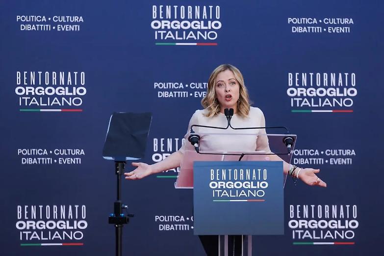 &laquo;Meloni ancora influenzata&raquo;. Rinviata di nuovo la conferenza di fine anno