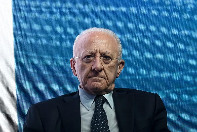 Fondi al Sud, De Luca all&rsquo;attacco: &ldquo;Denunceremo Fitto, si dimetta&rdquo;